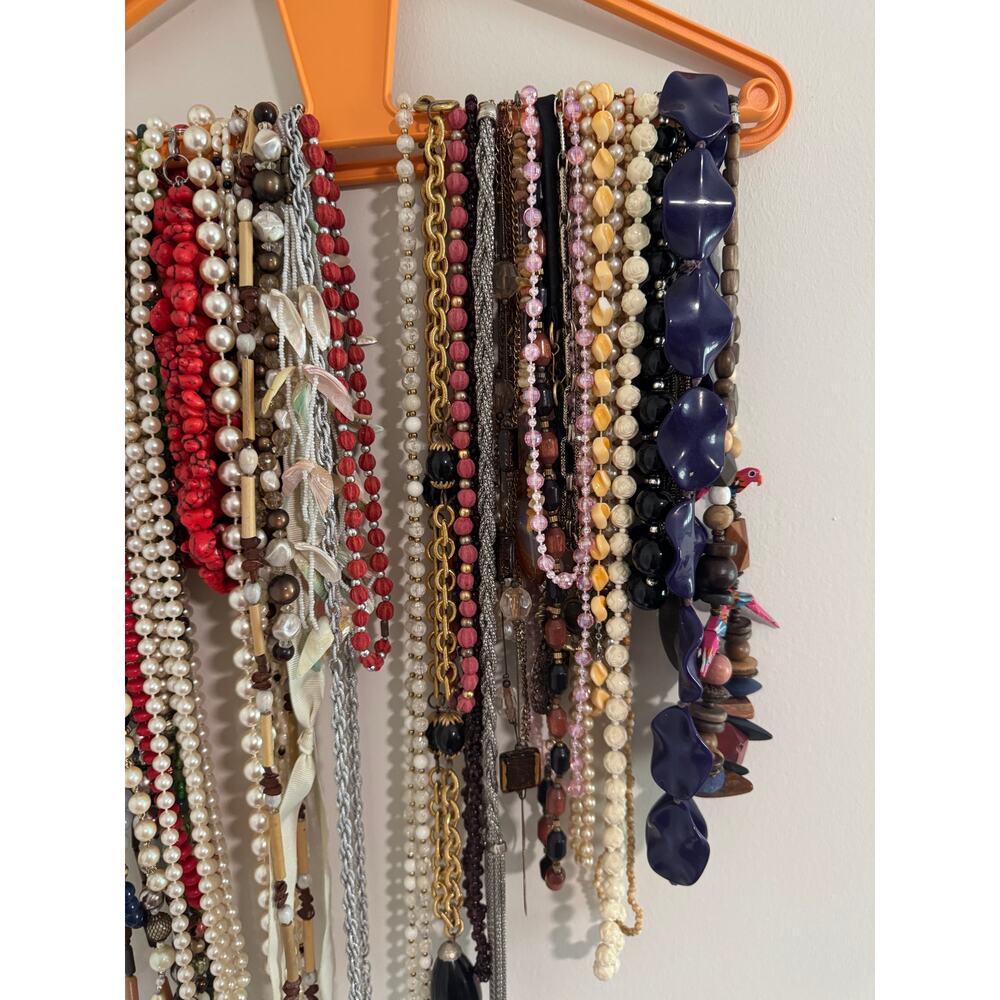 Over 6 Lbs Vintage Costume Necklaces Beaded Statement Multi Color Lot‎ SN101 - Picture 4 of 9